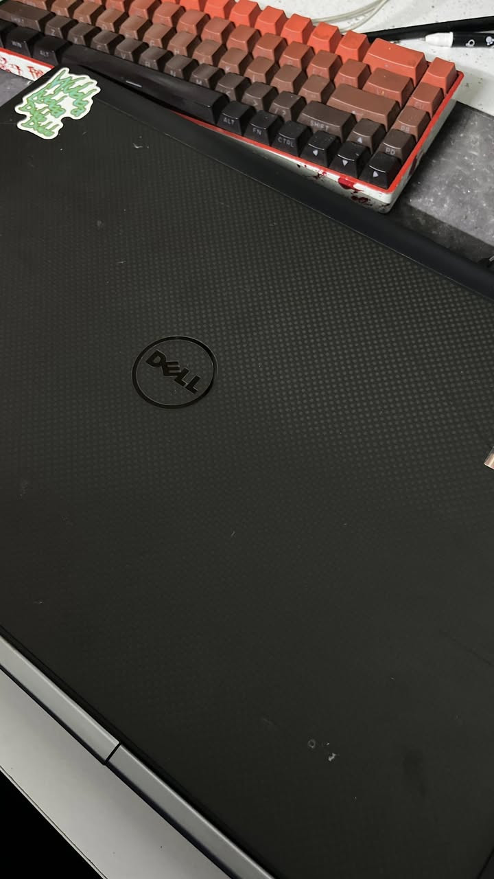 لابتوب dell حجم 17
لابتوب dell حجم 17

المعالج core i 7 HQ جيل سابع 

كارت شاشه خارجي  nvidia quadro p3000 6gb

رامات 16 ddr4

هارد 512 ssd

اللابتوب نظيف واستخدامه يرهم تصميم والعاب يحمل fifa26 وفالو وهواي العاب ثانيه بجرافيكس  عالي

فقط كيبورد اللابتوب عطلان مو شغال  ووياه ماوس وكيبورد  خارجيات سعر 400 نهايته
عنوان بغداد البياع تواصل واتساب فقط ومتوفر توصيل
***********
