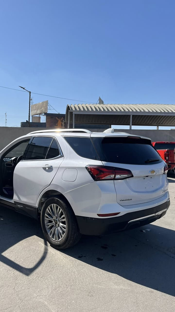 السلام عليكم شفروليه كوينكس بريمير 24 فول 1/1 للبيع موصفات السياره دواخل جلد اسود عسلي 
بنوراما 
تحكمات كهربائيه بل كامل 
تدفئ تبريد كشنات ستيرن بل كامل 
شحن وايرلس 
خزن ميموري 
قياده ذاتيه 
نقط عمياء 
نظام تحذير ونظام خروج عن مسار 
هزاز في المقاعد 
نظام اوتو ستوب + اوتو بارك 
منظومه زينون وكاله شركه بلادي 
اشاير بل مري 
بلوجكترات 
8 حساسات 
5كامرات كامره محيطيه 360 درجه 
رادار تفاعلي 360 
نظام حساس درجه حراره الانسان 
خزنه داخليه 
سماعات BOOS ب عدد10 سماعات 
سايد بريك كهربائي 
شاشه كار ابل بلي 
ويل كب حجم 18 
هوك وعده سلامه كامله 
العنوان بصره السعر 158وبيها مجال للطيبين ترهم مراوس بسياره ناصيه الرقم ***********
