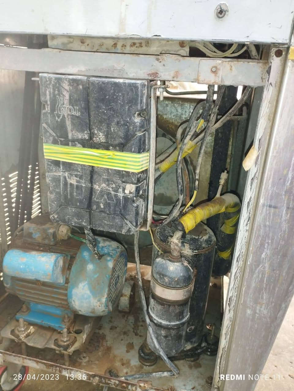 سلام عليكم عندي هاي المكينة مال موطة للبيع وقفل ٤٠٠الف مكاني دورة ابو دشير


**إذا كنت صاحب هذا الإعلان وتريد حذفه لأي سبب، رجاءا أرسل رسالة إلى الدعم الفني**