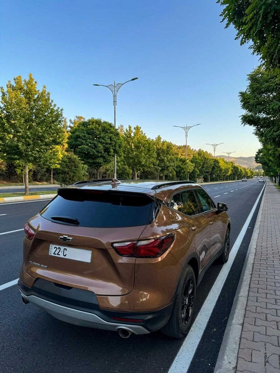 اسم السيارة : شوفرليت بلايزر
✅الموديل : 2023
✅رقم السيارة : رقم اربيل تحويل ملكية او وكالة  

✅سرقه فقط 3 قطع بدون حادث
✅عداد المسافة : 30 الف
✅مامشتغل اي كلوب بيها
____________________________
🔻1-حجم المحرك 4 سلندر 2000 تيربو  🔻
🔻2-ويل كب حجم 18 مع طقم تايرة 🔻بحالة ممتازة 
🔻3-بصمة ابواب و بصمة تشغيل 
🔻4-لايتات زينون عالي ناصي اصل 
🔻6-غرفة السيارة مخمل اسود  
🔻7-تحكم كهربائي لمقعد السائق 
🔻8-تحكم ستيرن جهتين متكامل 
🔻9-رادار امامي مانع للتصادم
🔻10-شاشة كبيرة الحجم للتحكم بكافة الايعازات
🔻11-كامرة خلفية 
🔻12-تشغيل عن بعد 
🔻13-وضعيات متعددة للقيادة 
🔻14-فور ويل
السعر200
مراوس بجارجر او جالنجر


**إذا كنت صاحب هذا الإعلان وتريد حذفه لأي سبب، رجاءا أرسل رسالة إلى الدعم الفني**