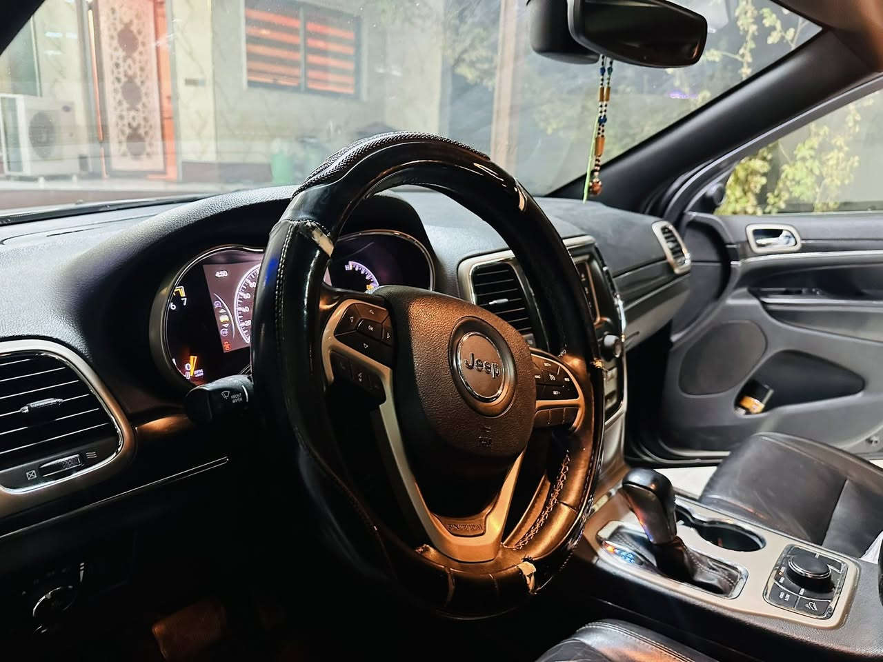 سلام عليكم جيب شيروكي المتد مكفوله 2017استفسار اكثر اتصل ***********
