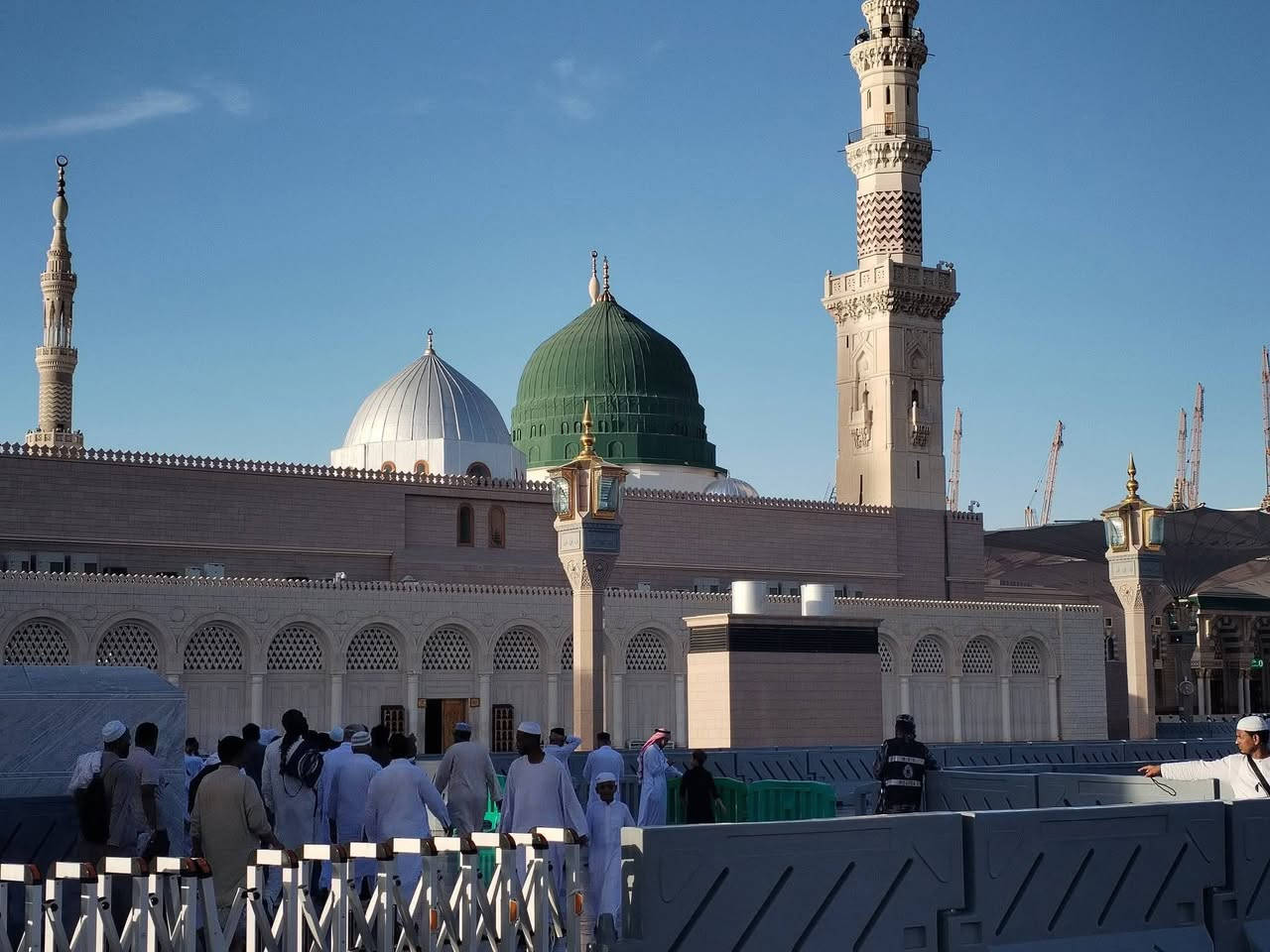 عمرة شهر محرم بتاريخ 2026/6/15
اللهم صلِّ على محمد وآل محمد 
ــــــــــــــــــــــــــــــــــــــــــــــــــــــ
 على بركة الله نعلن عن بدء #استلام 
   عمرة شهر محرم بتاريخ  2026/6/15

مع شركة احباب الاقصى للحج والعمرة 
رحلة إيمانية تجمع بين العبادة 
والراحة والتميّز 

🚍 تفاصيل البرنامج (برًّا):

1. ثلاث وجبات طعام يوميًا
2.🧳 جنطة كتف 
3. زيارة مزارات مكة المكرمة والمدينة المنوّرة
3.مرشد ديني مرافق طول الرحلة
4.🎁 هدايا متنوّعة
5. ضيافة الطريق 
1️⃣ برنامج سياحي متكامل
🚍 وسائل النقل:
باصات حديثة – مكيفة – مريحة 

 #الأسعار:
🔹 الباص السياحي:  750 الف
الطيران 1150 الف
 #موعد #السفر: 2026/6/15

📞 #للحجز #والاستفسار:
📱 ‏‪***********‬‏
 موقع الشركة:
السماوة حي ناظم قرب حلويات الحمداني 
الفرع الثاني 
الوركاء قرب الجسر الهولندي

ـــــــــــــــــــــــــــــــــــــــــــــــــــــ
شركة احباب الاقصى للحج والعمرة
