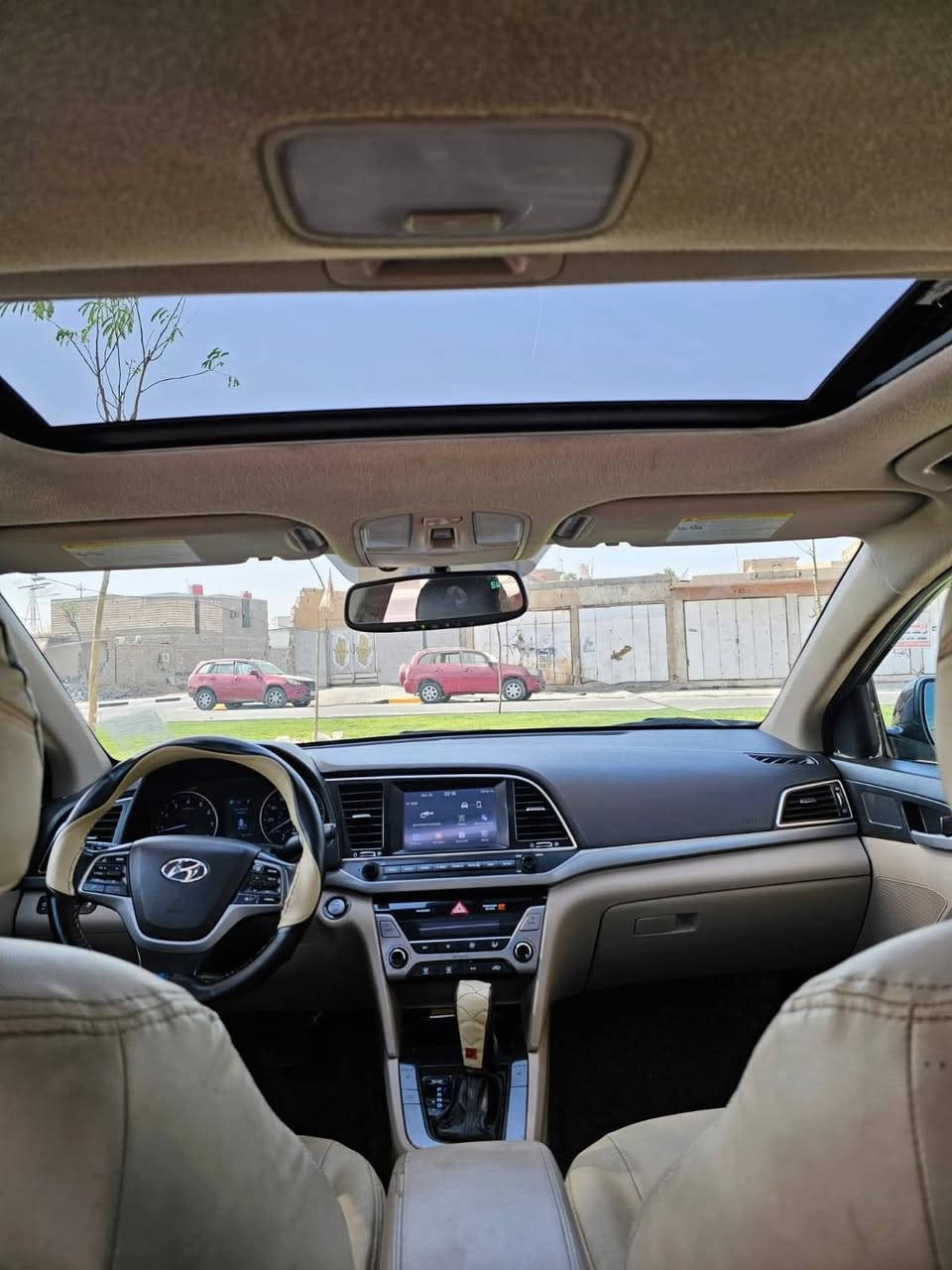 السلام عليكم لانترا موديل 17 وراد امريكي ماشيه 90 لون اسود مكينه دوش كير حداديه فول مواصفات فتحه بصمه تشغيل كامره رادار جانبي   رقم جديد بيه حادثه بلعراق جاملق امامي و خلفي بيع او مراوس مكان بصره ابو الخصيب ***********
