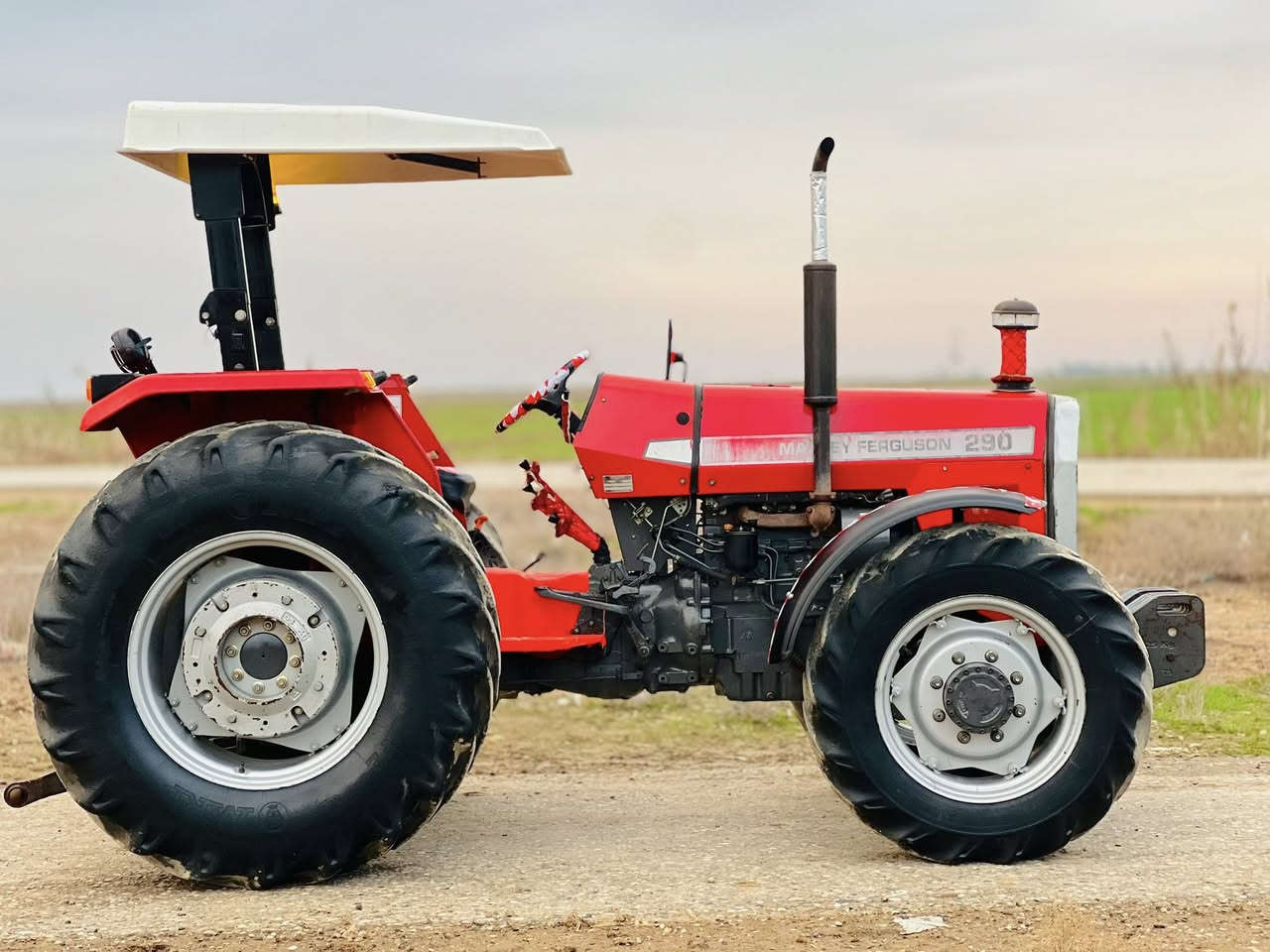 السلام عليكم مكلف بالنشر تركتر هندي للبيع موديل 2012 كله عل شركه كتاب شركه نينوى شرط الوكاله السعر 19 مليون وبيه مجال الاستفسار عل الرقم ***********
