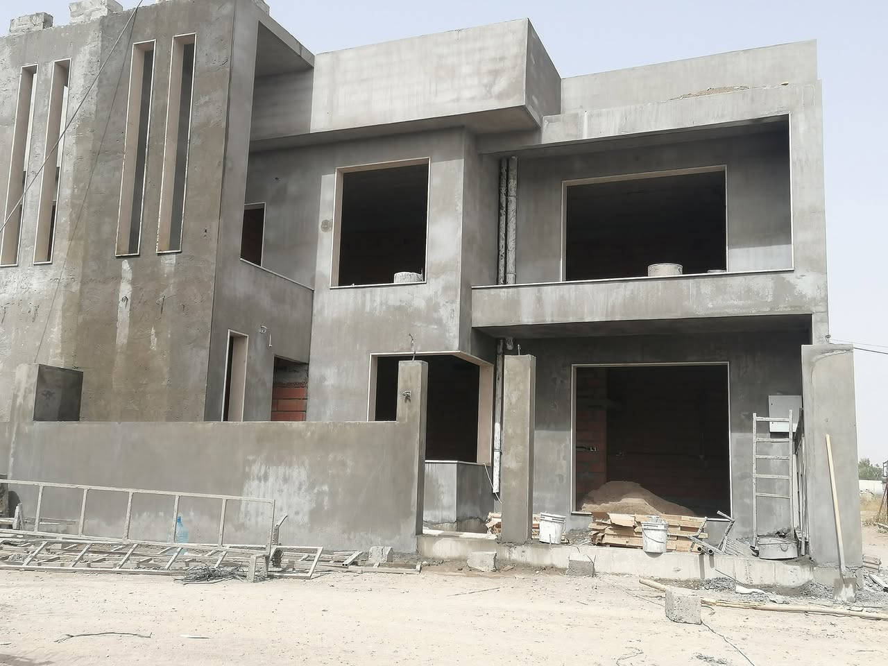 يوجد كادر لبخ سمنت وجص يعني البيت لبخ داخل وخارج وحسب الطلب قاط او قاطين شرط شغل هندسي درجه اولى وبأنسب الأسعار دقه بالعمل وأنجاز الشغل بأسرع وقت ممكن والتزام بالمواعيد الشغل داخل وخارج الحويجه وناحيه العباسي وكذالك القرى التابعه للحويجه و العباسي  للإستفسار اتصل وتدلل ***********
