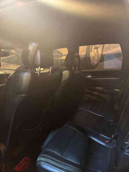 جيب لمتد فول مواصفات2017
كشنات جلد وكهرباء
خزن ميموري
تدفئة وتبريد بلكشنات
صندوق كهرباء 
سلايت
شاشة جبيرة
لسياره بعد بيها اهواي موصفات 
محرك V6 3600
رقم بغداد لانكليزي الجديد بأسمنه
حادثها بنيد وجاملغ  بدون دواخل لسياره
لسعر:197 وبيها مجال بسيط
الرقم:***********
