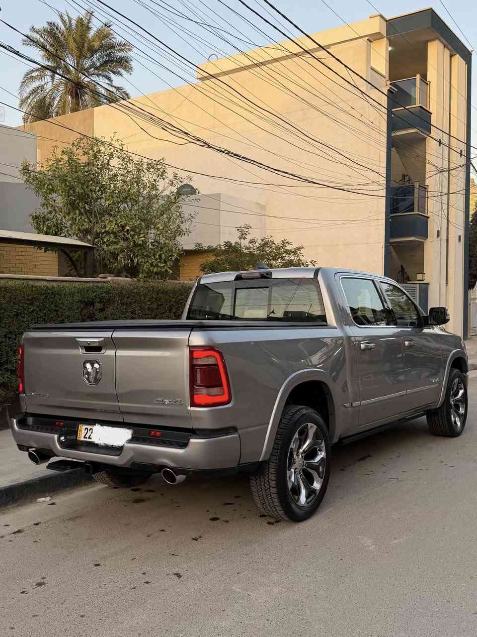 🌹🌹. السلام عليكم للبيع دوج رام 2022 لمتدد اعلى فئه موجوده خليجي  وكالة هارلم رقم اربيل بأسمي مكفولة كفاله عامه فول مواصفات 

دوج رام 1500 لمتد 
الموديل 2022 . (خليجي) . 
العداد :  35 الف 
المحرك : V8 5.7L .
بصمات 
المواصفات :
* دفع رباعي 4x4. فور ويل
* رادار تفاعلي مع مانع تصادم. 
* نقطة عمياء. 
* تحذير الخروج عن المسار.
* 5 كاميرات (360) درجة. 
* لوحة القیادة دیجیتال.
* استطفاف ذكي (اوتوپارك).
* دوسات جانبية كهربائية.
* المصابيح الأمامية زنون.
* كشافات الضباب زنون. 
* المصابيح الأمامية والمصابيح الخلفية LED. 
* دخول ذكي (بصمة). 
* تشغيل عن بعد.
* مقاعد من الجلد الفاخر. 
* المقاعد كهربائية مع ميموري.
* المقاعد الأمامية تبريد وتدفئة. 
* المقاعد الخلفية تبريد وتدفئة. 
*الستيرن تدفئه 
* شاشة كبيرة 12 أنچ.
* نظام ملاحة نفكيشن GPS.
* حساسات امامية وخلفية.
* سقف بانوراما.
* مانع تصادم خلفي. 
* مكيف خلفي.
*محدد سرعة.
* ويل كروم قياس 22 انج.
* مرايا كهربائية جانبية من الكروم قابلة للطي كهربائيا.
* شاحن موبايل لاسلكي (واير ليس).
* الشباك الخلفي كهربائي. 
* المرايا الجانبية تدفئة. 
* باب الصندوق كهربائي.
* غطاء من الجلد للصندوق الخلفي .
*رام بوكس (صناديق تخزين جانبيه)
* امكانية تعديل ارتفاع دواسات البنزين والبريك.
* هاند بريك كهربائي.
* جوبلسات جگات تصعد وتنزل 
* حساسات امامية. 
* حساسات خلفية. 
* مرايا مع خاصية التعتيم الذاتي. 
* مساحات تخزين إضافية 
للاتصال         ( *********** )

مكان السياره بغداد الاعظميه
