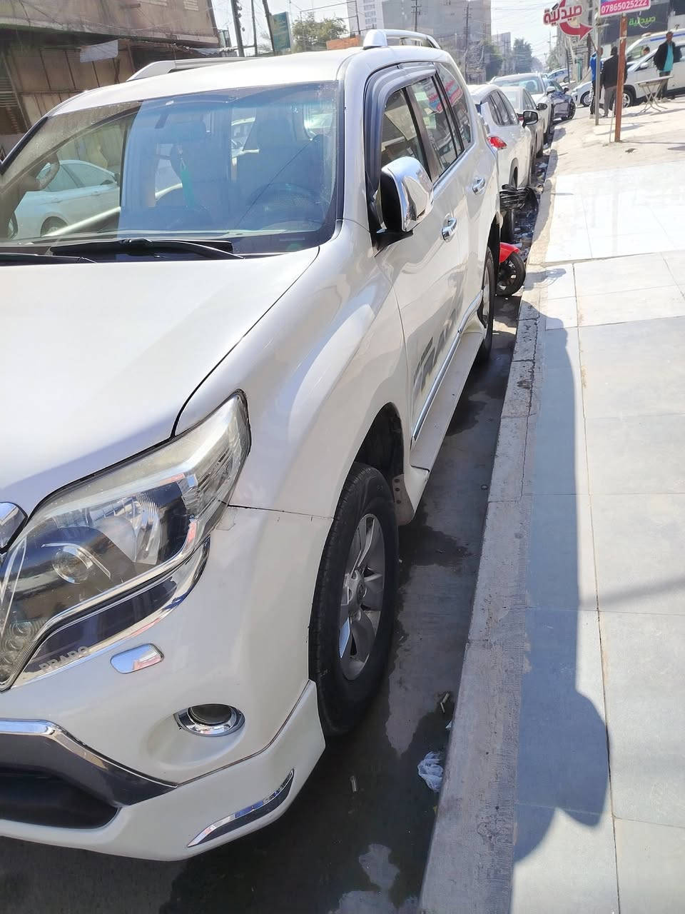 السلام عليكم برادو ٢٠١٠ محدثه ٢٠١٧
محركهه اربعه سلندر ٢٧٠٠ 
جاملغ السايق ونص من باب السايق هاهيه
الباقي كله نظيف السعر شدتين و ١٥ وبيهه مجال
ماشية ١٥٠٠٠٠ وقابل للزياده 
للشرايه الاتصال على ***********
