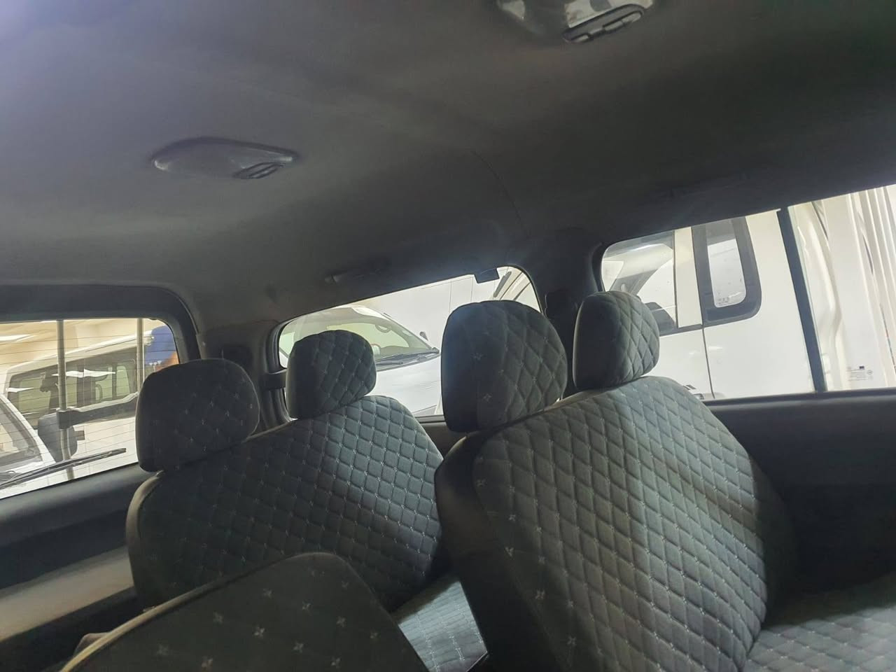 السلام عليكم للبيع سيارة استاركس2004 محدث 2007 رقم ديالى  للاستفسار الاتصال عل رقم ***********
