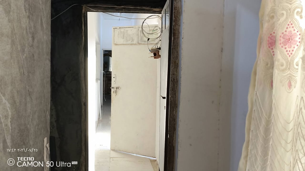 دار للبيع الموقع بغداد جسر ديالى القديم نهاية شارع المصرف قرب معامل الكزاز المساحه 200 متر مبني 100 السعر راسلني خاص *********** موجود عل واتساب
