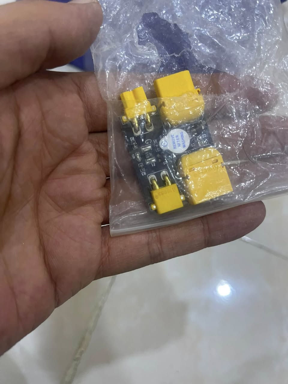 Dual Battery للمهتم متوفر للبيع


**إذا كنت صاحب هذا الإعلان وتريد حذفه لأي سبب، رجاءا أرسل رسالة إلى الدعم الفني**