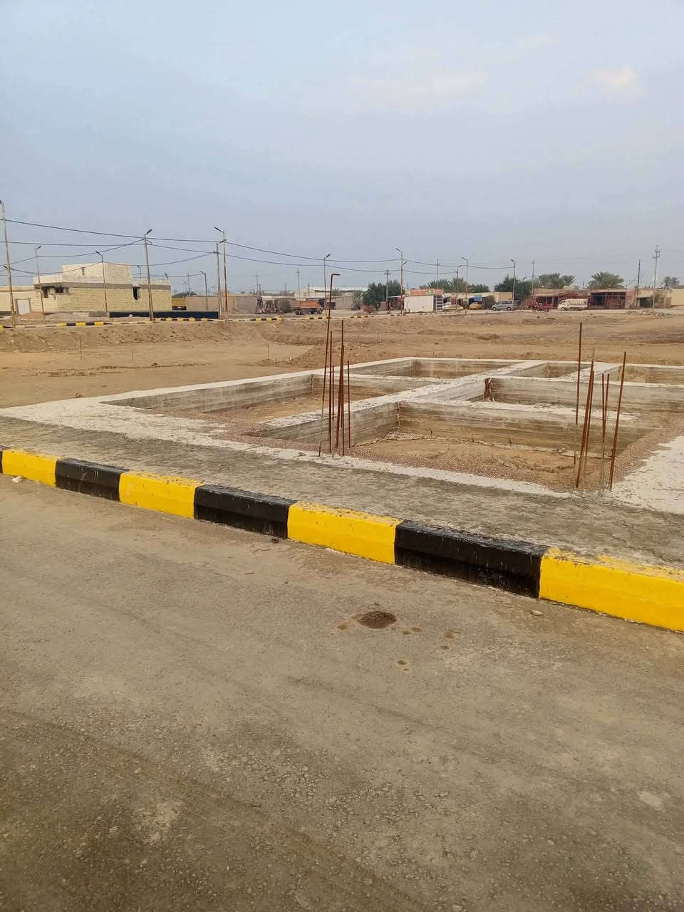 عرصه 120 متر ركن ب بتلو كونكريت.......... سند 25 طابو زراعي  ***********
البيع مجمع الشطاوي وراء حسينيه ال حمزه مباشر
اني مكلفه بالنشر
