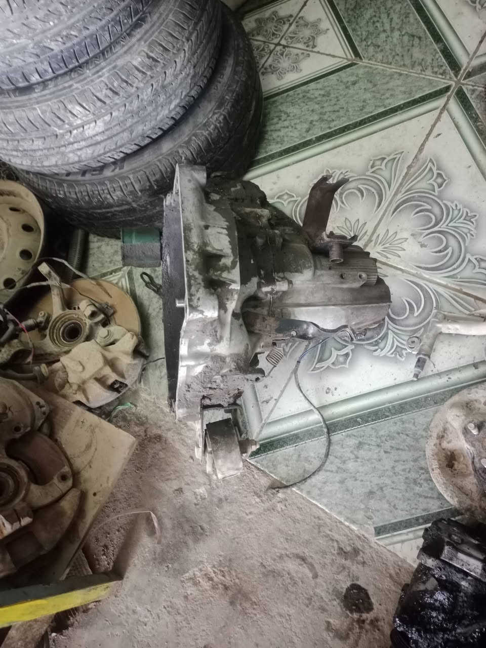 السلام عليكم ورحمه الله وبركاته 
تفصيخ راسم أبو محمد إيشي تحتاج موجود 
كير سايبه مكفول  ومشط مكفول وكيجات شغاله 
العنوان بغداد أبو غريب الزيتون 
***********
