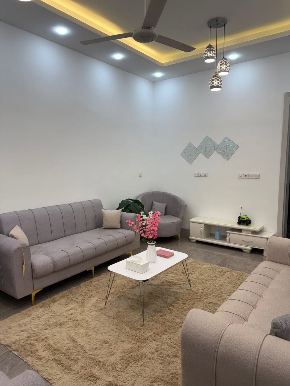 دار للبيع 🏡🏠اقساط
150متر فول مواصفات 🫠

📍خانقين/تولةفروش/قرب مدرسة اشبيليه

غرفتين نوم +هول داخلي+استقبال+مطبخ+صحيات

سعر/73مليون

مطلوب 40مليون لصندوق اسكان تدفع شهريا 225الف

يعني تنطي 33مليون والاسكان انت تسدد 

***********
