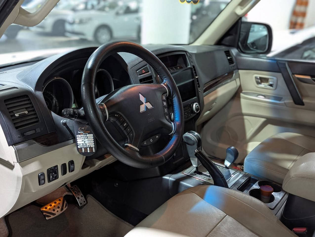 بسم الله رحمن رحيم
سلام عليكم 

الباجيرو

موديل:2010

مواصفات:حبتور فول (امبليفاير) 

ماشية:108000كم حقيقي دعامية إلى دعامية بشرط گير و مكينة بشرط

صبغ:بدون صبغ و بدون ضربة حتى السبير ما نزلت

لون:ابيض حليبي

مكينة:3.8  

سعر: قم بإجراء مكالمة هاتفية إذا كنت عميلاً.

عنوان:سليمانية

رقم تليفون: ***********
