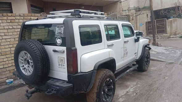 السلام عليكم همر خليجي موديل 2008 قبل الحادثة مكفولة 
بيها حادث خفيف مكينه 5300 مكينه كير تبريد خير من الله 
رقم بغداد مكان بغداد 
اتصل ***********
