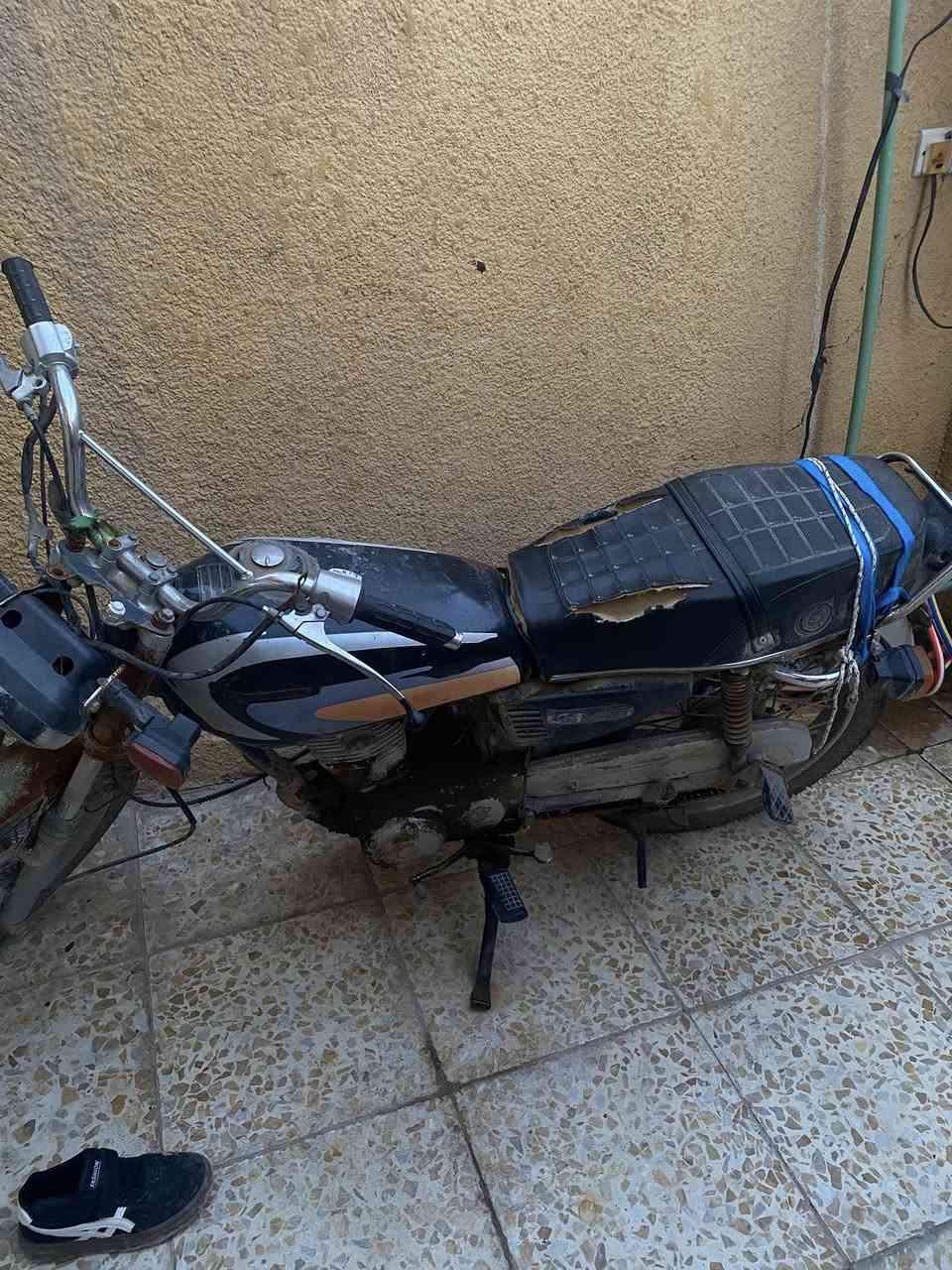 اربعة كير تايكر كلك للبيع شغاله وتمشي ابيع كوم حديد ب١٥٠ وبيها مجال مكاني قرب سيطرة الابراهيمية حي الرباب ***********
