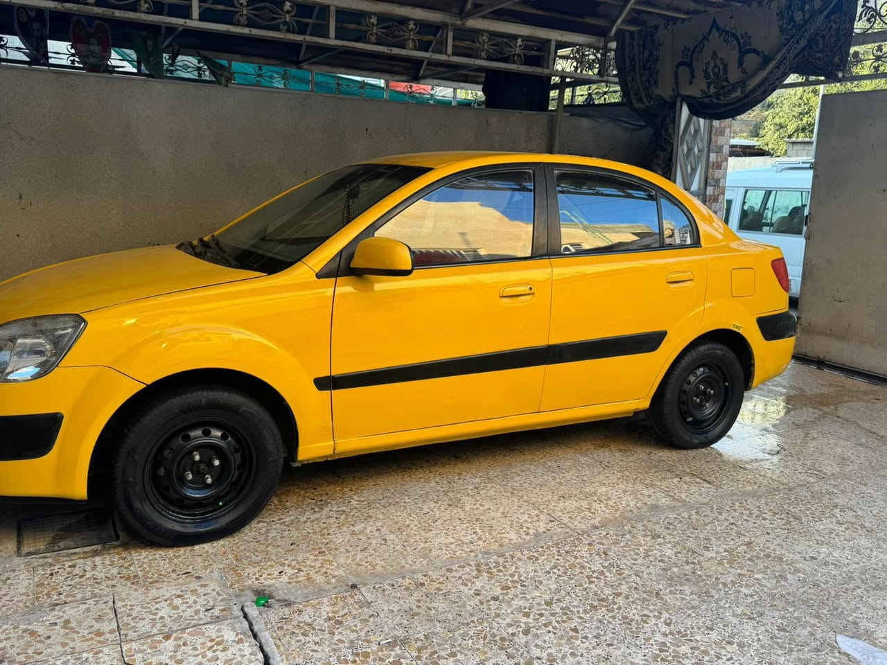 كيار ريو ٢٠١٠ مكينه ١٦٠٠ السياره كفاله من ضربه وتبديل صبغ تغير لون مكينه كير مكفولات حداده ١٠٠/١٠٠ تبريد السياره جاهزه من كلشي هياه وغرامات مصفره سنويه باقي ٥ اشهر وتسقط رقم بصره السعر ٦٩ للاستفسار ***********
