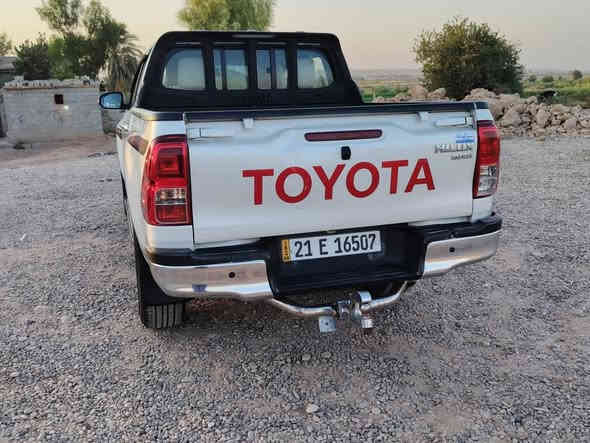 سلام عليكم سياره للبيع تويوتا هايلكس فورويل سياره مكفولة من صبغ ومن ضربة سنوية جديدة موديل2016 تبريد مامي خلفي رقم سلماني مرحبا تريد تحويل ثاني م  سيارة ماشية 126 كير عادي تبريد قطعتين ثلج هاذة رقم هاتف *********** عنواني. ديالى جلولاء دور ضباط سعر 245 خناقين
