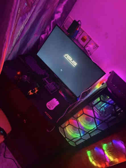 السلام عليكم تجميعه للبيع السعر (800) وبيه مجال 
المواصفات 
1ـ كارت الشاشه (1660ti)
2_المعالج (ci5 10400)
3ـ رام ( 16 جيجابايت)
4ـ هارد ( عدد ثنين ssd 256 و hd 500 )
الحاسبه كامله ما بيه اي نقص 
شاشة (165 هرتز ) حجم 24 فول hd تدعم 1ms
سماعات فول كيمنك
ماوس كلوريوس مال العاب 
كيبورد كيمنك الحاسبه كامله ب800 الف فقط وبيه مجال 
مكاني كربلاء حي الرسالة *********** وبي واتساب
