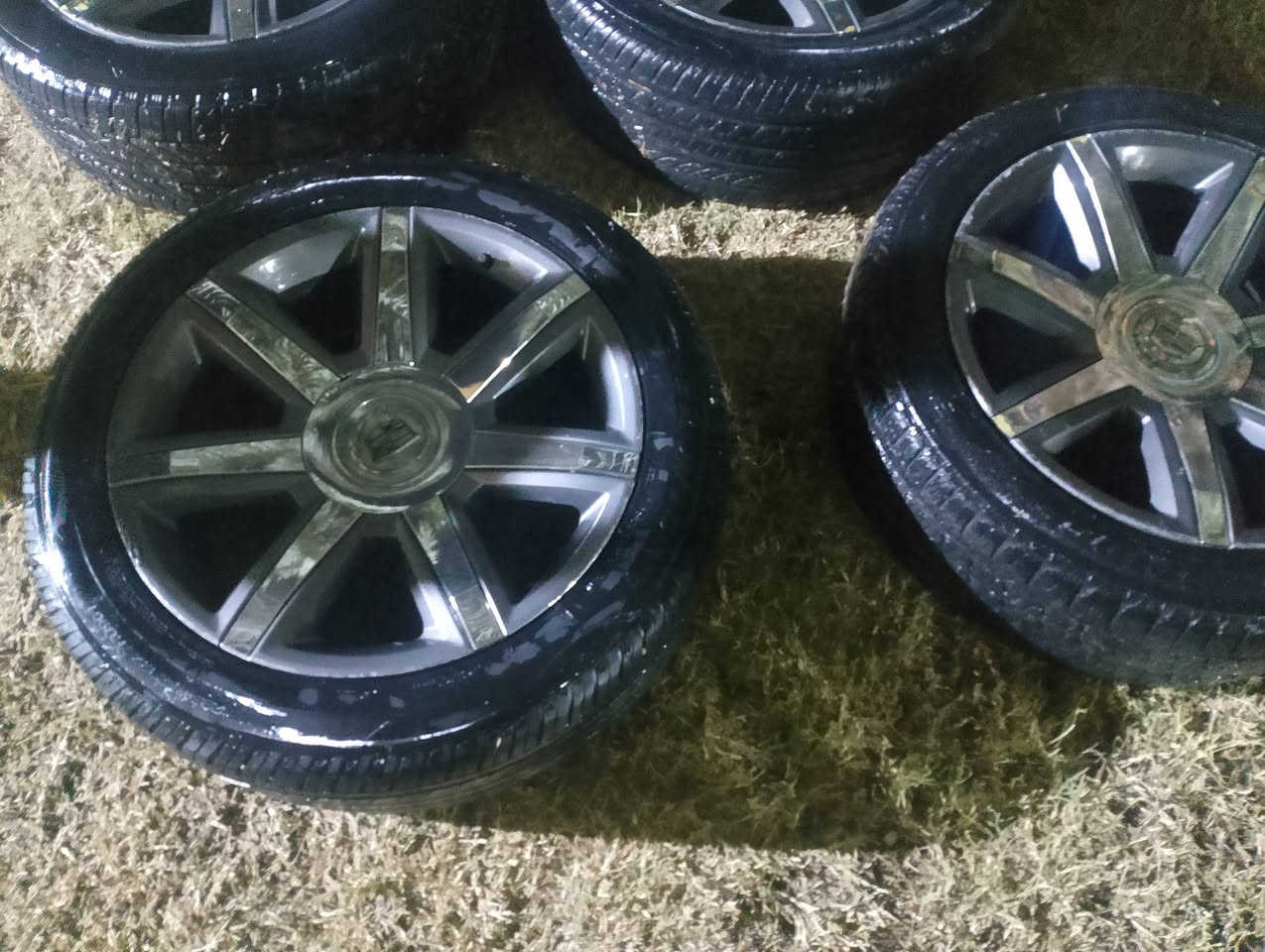 السلام عليكم يوجد تخم ويل مع تاير حجم 22 المكان بغداد الحسينية الراشدية السعر 300 الرقم ***********
