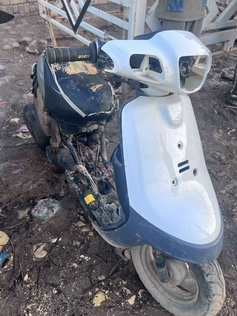 دراجة زعرة للبيع كفراتها كاملة عندي العطل مالتها كابريته تريد تنضيف وسيم البانزين مكطوع السعر 60 الف العنوان الحمزة الشرقي عمود 127 تواصل علا هاذا رقم ***********
