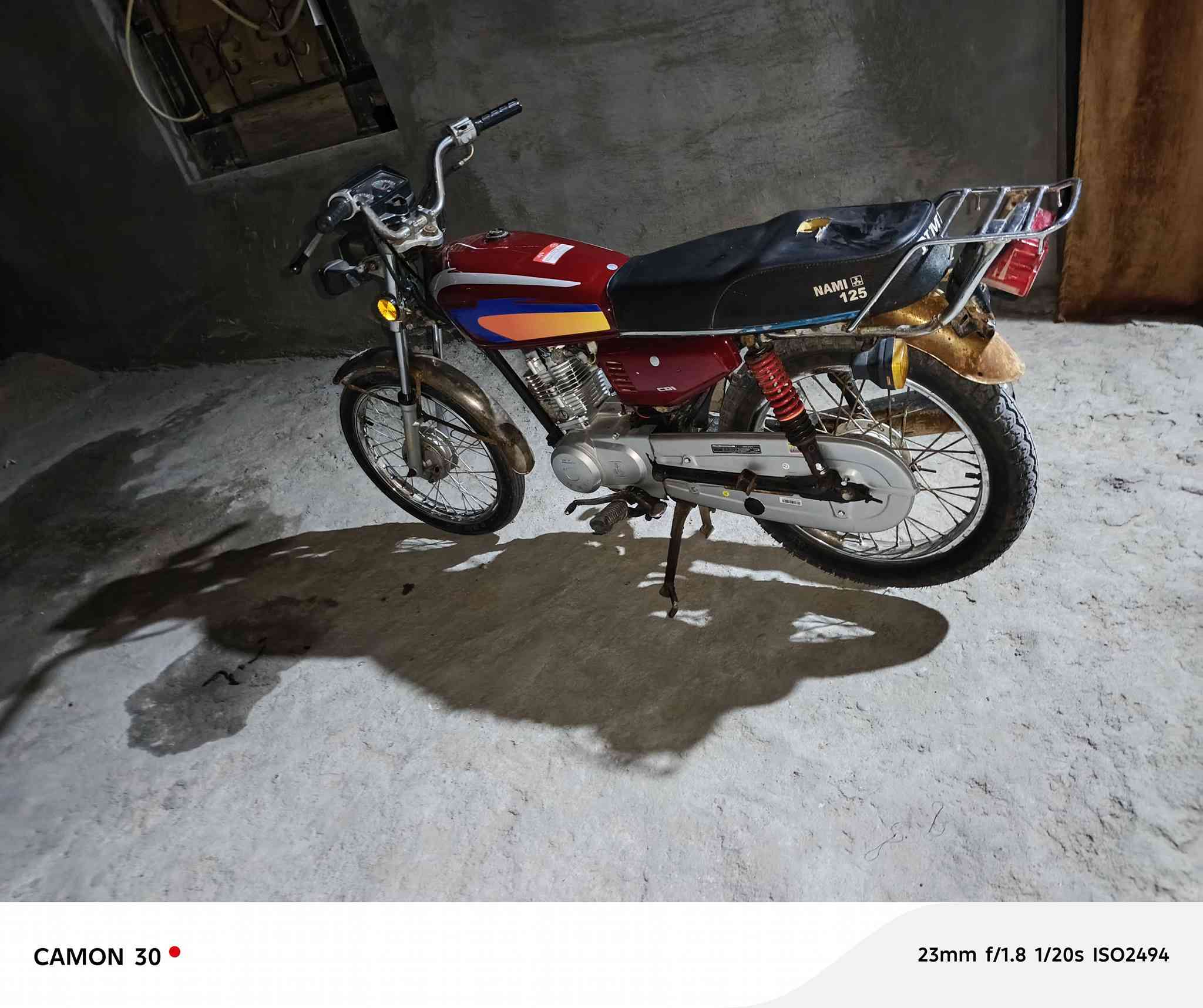 دراجه للبيع دراجه اصوليه وكيلها بالعشار تحويل ثاني يو***********
