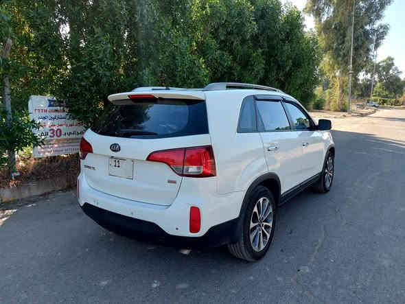 السلام عليكم 
للبيع سورنتو 2013 خليجي رقم بغداد انكليزي بأسمي محرك 2400 مكفوله من الصبغ بيها فقط بارد قليل بقبغ الجنطه جوه الرقم مواصفات بصمه بردات خلفيه بدلات البريك والبانزين نيكل مري شفط حساسات كامره تبريد بيانو منفصل تبريد ثلاث قطع ويل جبير السعر 168$ للاستفسار ***********
