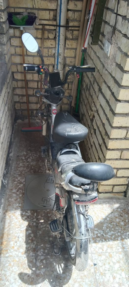 السلام عليكم اخوان عندي دراجه شحن للبيع كشر تعبان الي يحب يقيم ويدلل وهاي صورها وهذا رقمي إلي يحب يتصل 
***********
