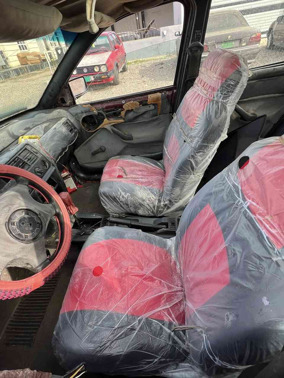 السلام عليكم
فورد سكورد  موديل  91 كير ومحرك جديد مال كصه
صدر طخم تاير جديد شادو فقط تقحيل بيها 
شرط التحويل الشرعي بل علم

السعر 7ورقات مكاني كياره ***********
