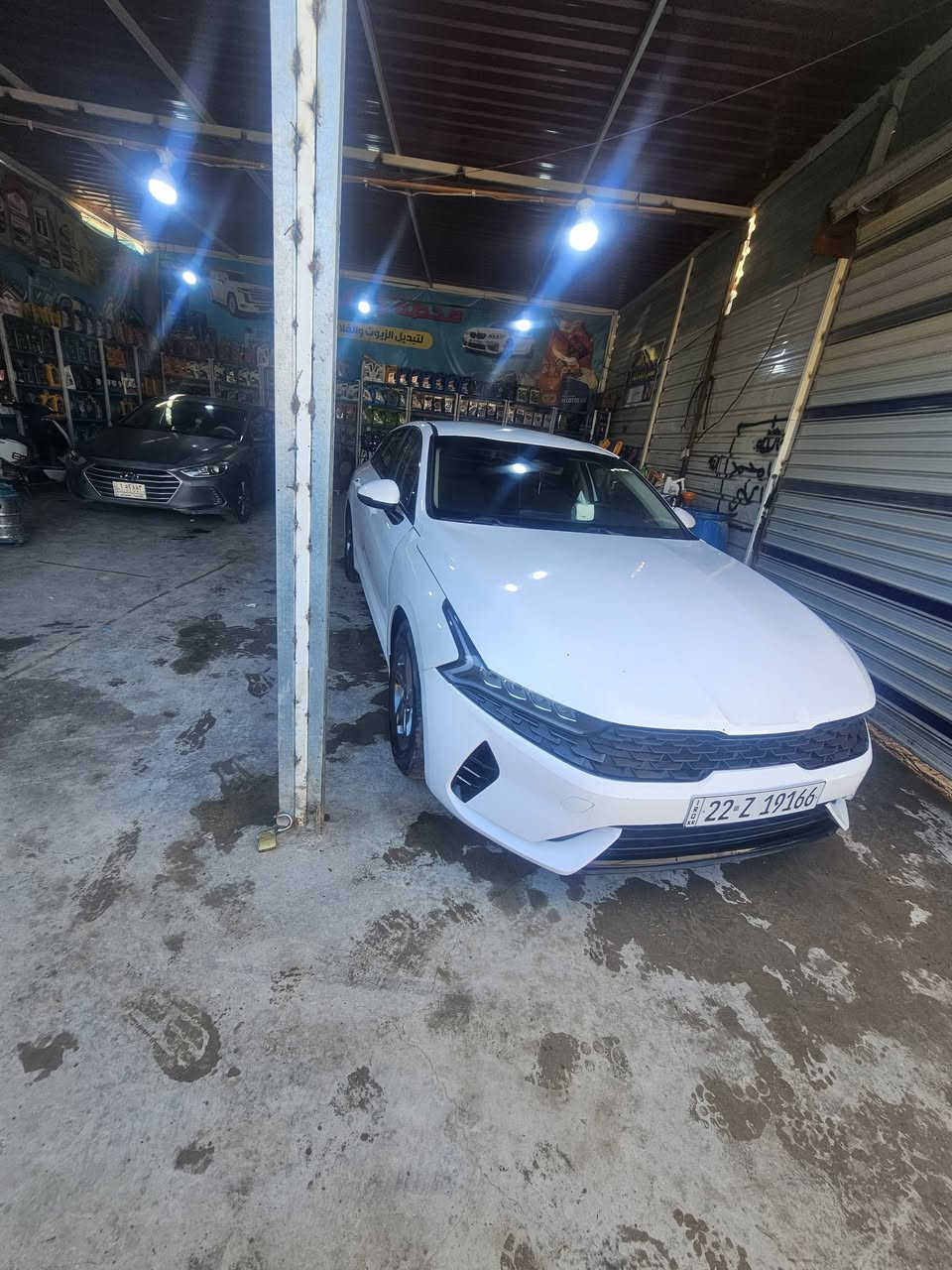 السلام عليكم  كي فايف موديل 23 وارد امريكي محرك 1600تيربو ماشيه 46,الف تبديل بنيد او جاملغ ايمن بيه صبغ طرف الباب الخلفي رقم اربيل
 السعر 180 
***********
***********
