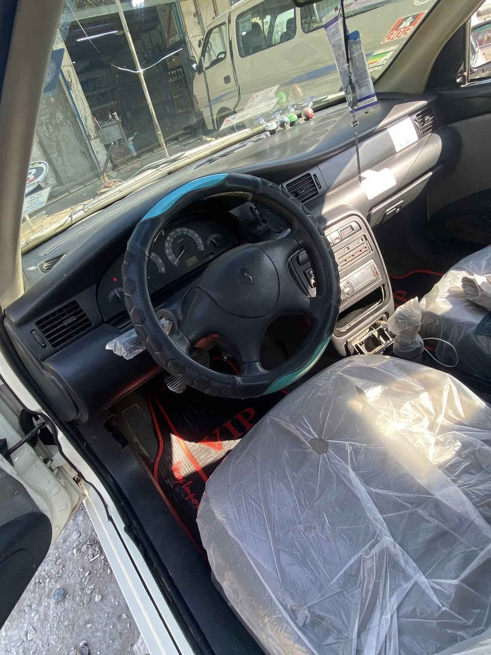 سمند خصوصي رقم بغداد مكفولة من الضربة والصبغ. وكير ومحرك مكفول تحويل مباشر  مكانها بغداد  ٤٤ وبيها مجال بسيط 
***********
