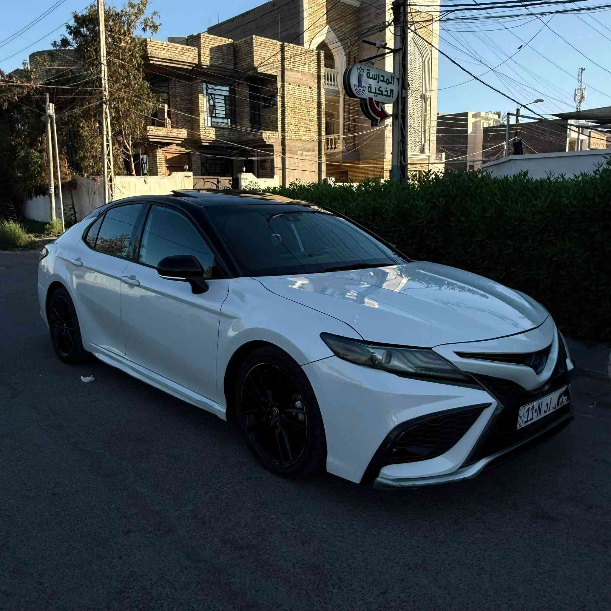 يا الله‏
𝐓𝐎𝐘𝐎𝐓𝐀 𝐂𝐀𝐌𝐑𝐘-𝐗𝐒𝐄 
Hybrid
تويوتا كامري (XSE) موديل : 2022
اللون : أبيض لؤلؤي تو كلر بلادي 

عداد المسافة :  35 الف

حجم المحرك : 2.5L ( 4.سلندر )
                                 (هايبرد 🔋)
الضرر : جاملغ امامي مبدل وبنيد مبدل والباب نصبغت نفسها ‏بيها تعديل بل شاصي بدون كص 
المواصفات : 𝐗𝐒𝐄
فـول مـواصـفـات داخل احمر
سلايد روف
ابواب  بصمة
بصمة تشغيل 
تشغيل عن بعد (𝐑𝐄𝐌𝐎𝐓𝐄 𝐒𝐓𝐀𝐑𝐓)
شاشة  كبير
كاميرا خلفية 
ويل 19 الرياضي 
حساسات خلفيه
هاند بريك بصمة
اوتو هولد (𝐀𝐔𝐓𝐎 𝐇𝐎𝐋𝐃)
اوتو ستارت (𝐀𝐔𝐓𝐎 𝐒𝐓𝐀𝐑𝐓)
اوتو ستوب (𝐀𝐔𝐓𝐎 𝐒𝐓𝐎𝐏)
رادار امامي (تحديد مسار)
‏‎رادار جانبي (نقاط عمياء)
‏‎حساسات خلفي 
مانع انزلاق+𝐀𝐁𝐒
3انظمة  (𝐄𝐂𝐎) (𝐍𝐎𝐑𝐌𝐀𝐋)(𝐒𝐏𝐎𝐑𝐓)
نظام EV MODE
تحكيم استيرن+ شفتات استيرن
كشنات جلد ، كشنات كهربائي
كشنات الامامي هيتر 
لايتات (𝐋𝐄𝐃) عدسة زينون بيلادي
اناره داخليه led 
ترحيب بلادي بالدواسات 
شاحن وايرلس
مثبت سرعه تفاعلي قيادة اليه 
تحديد مسار 

مكاني بغداد عامريه
السعر 176ورقه
اي استفسار ***********
