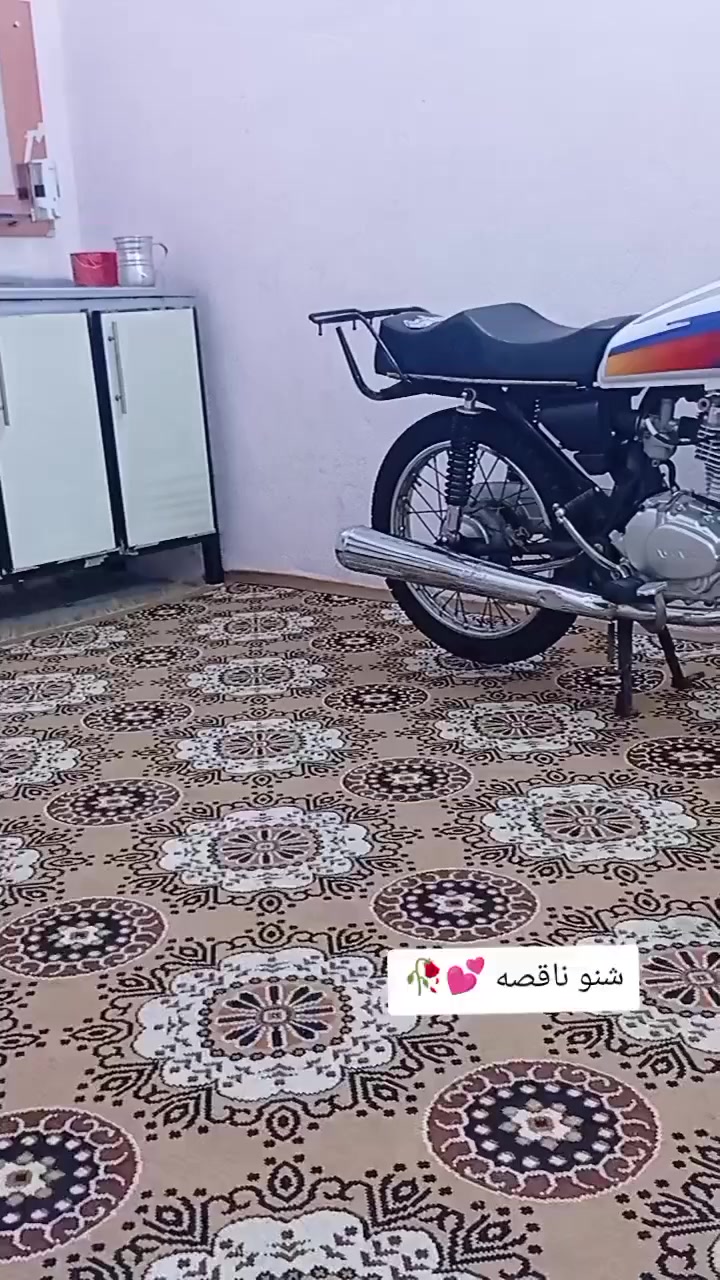 دراجه للبيع محرك نامه بدون اوراق شاصي شاصي نامه الاصلي دراجه طك هندر وطلع ما ناقصه شي المحرك بس ولفات مبدل 
السعر 500وبيها مجال لل استفسار ***********واتساب
