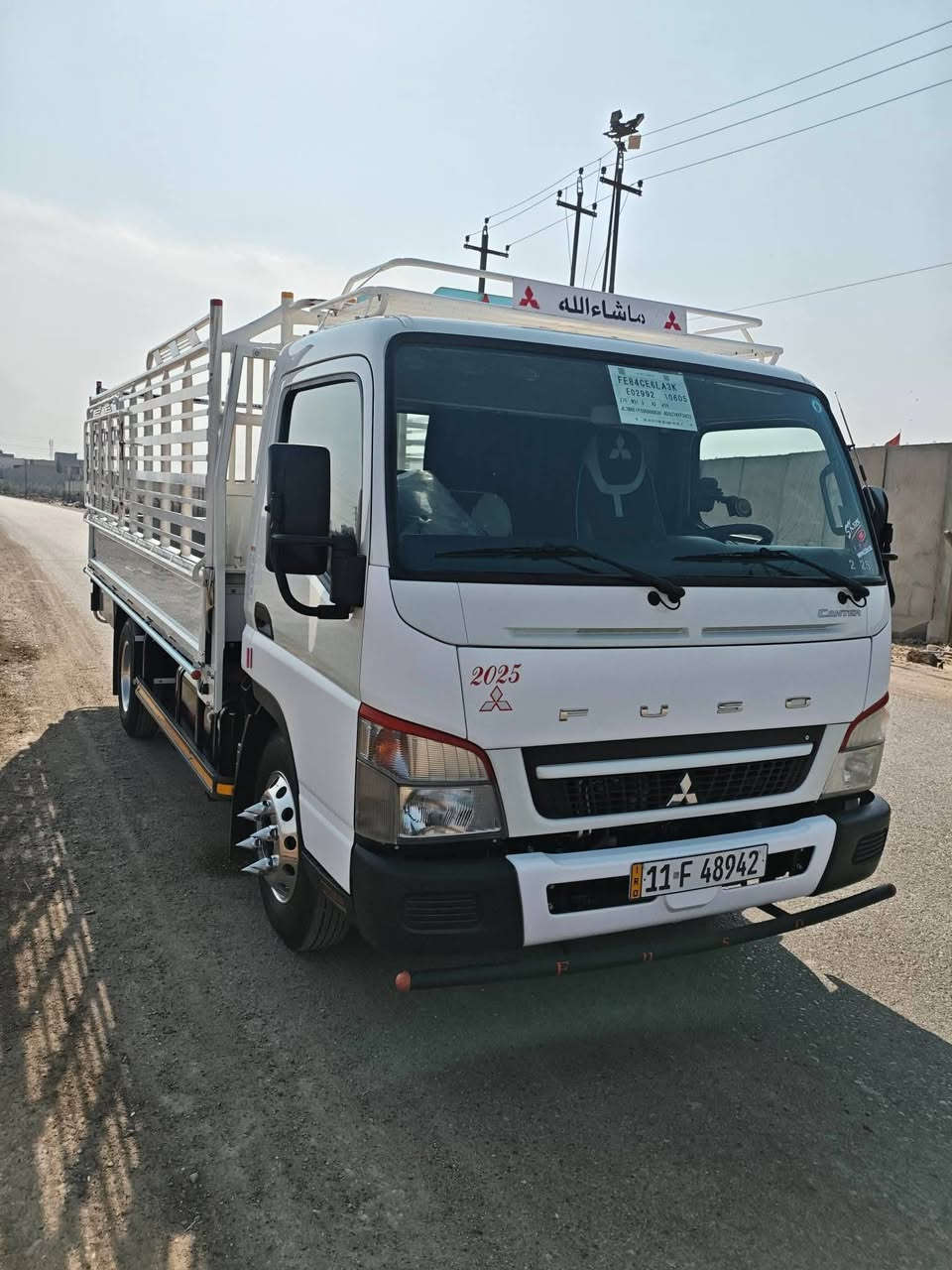 سلام عليكم كنتر للبيع 2025 رقم بغداد كفاله عامه ماشيه 55الف مكانها بغداد الشعب.  ***********
