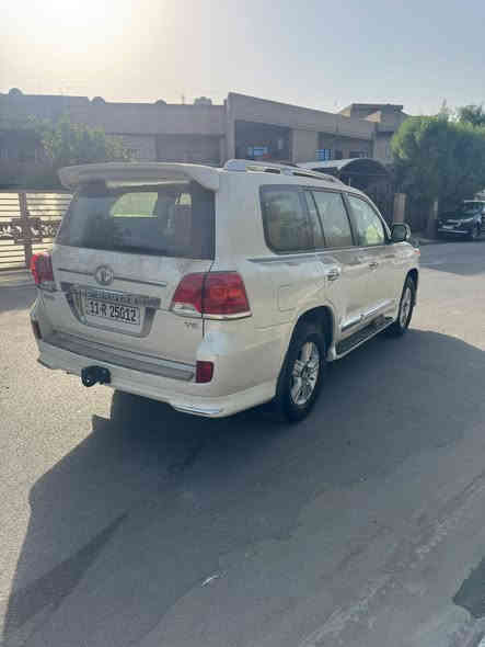 السلام عليكم 
لاندكروز ك2014 ( اخت الزيرو ) ساز اصل 
السياره عل شرط كفاله عامه حديد وبلاستك
عل وضع الشركه استخدام شخص واحد فقط 
جديده بمعنى الكلامه ماشي43 الف بعدهه فابلون الشركه عليهه المواصفات معروفه فول 1/1
كشنات جلد لونين
كشن السائق كهرباء
8 ايرباك 
3 قطع تبريد 
محرك 6 سلندر 4000
فورويل دفع رباعي 4x4
بصمه تشغيل عن بعد 
زراك لايت لايت زنون 
ويل 18 تخم تاير جديد قبل سبوع شاده
السياره جاهزه من كلشي 
شرط تراي زيرو
مكان السياره بغداد 
***********
