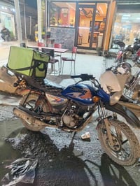 بوكسر موديل 21 للبيع او المراوس  السعر 850 وبيها مجال الاتصال  0773582...