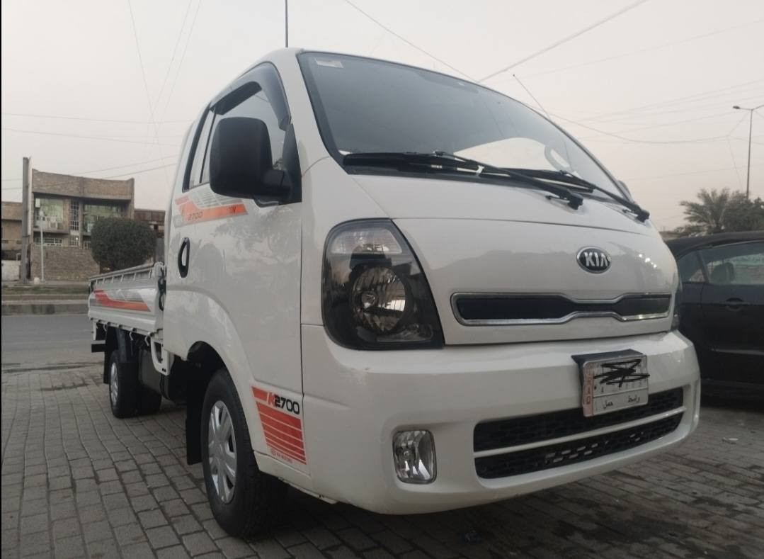 كيه بنكو 2700.  موديل2015 واسط. الماني مشروع وطني سنويه 2027 شاصي وكير اكسل نظيفات
 مكينه بيه خيط بخار صدر وتخم تاير نظيف مكفولة من الضربه السعر 105
رقم الهاتف ***********
