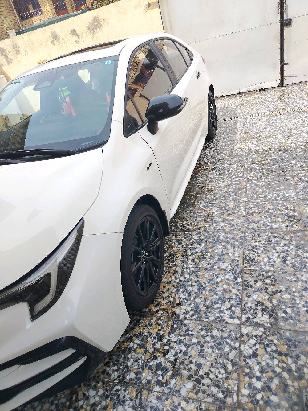 السلام عليكم
كورلا هايبرد 2025 شكل الأمريكي 

 بلاك دشن مواصفات ل S
السياره ماشيه 18الف

المواصفات

مكينه 1800 هايبرد شحن ذاتي

الاصل 

رادار + تحديد مسار طريق + قيادة ذاتيه

قرائة علامات الطريق المرورية

بصمة تشغيل + دخول ذكي 

يدات سود + مري اسود

هاندر بريك بصمة + اوتو هولد

كيجات ديجيتال

شاشه مسجل + تبرید بیانو + كامره خلفيه دوارة + كار بلي

تبريد قطعتين

لايت زينون عالي ناصي + + لد صباحي زينون بكلايت لد

حساس اطار + حساس مطر + حساس لایت داينمك عالي ناصي اوتو

يفو مود + مود درايف + مانع انزلاق

تحكم الستيرن كامل مع كروس سرعه

كرسي كهربائي ويل كب اسود بلادي

 العنوان بغداد العبيدي 

للاستفسار ؛ ***********
السعر 156$