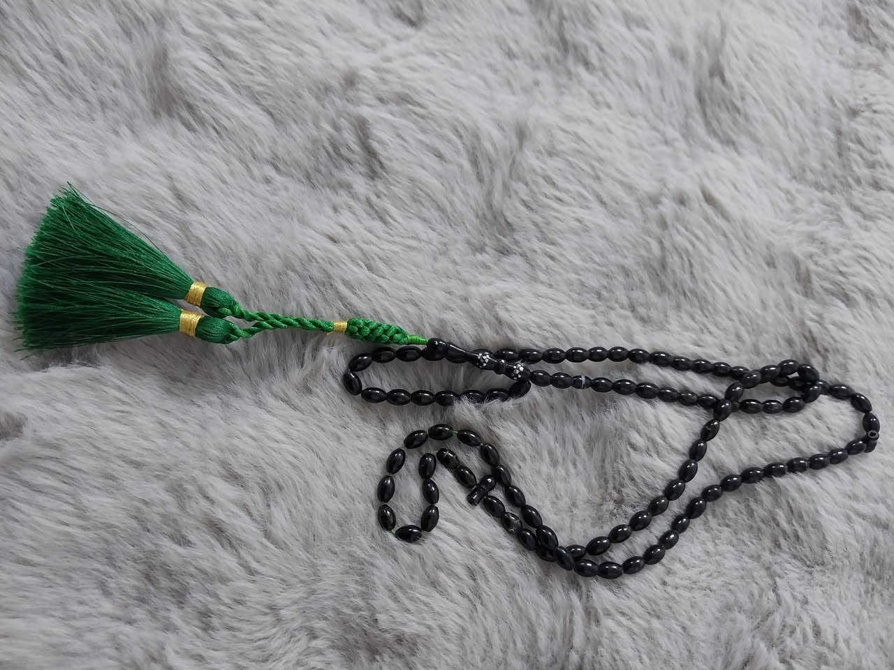 السلام عليكم 
سبحه يسر ١٠١ مصري قديم 
السعر ٤٠ الي يقتنيها للاتصال ***********
