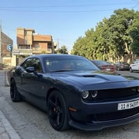 دوج جالنجر 2017 SXT    اللون الخارجي: نيلي مميز (Indigo Blue)  المحرك:...