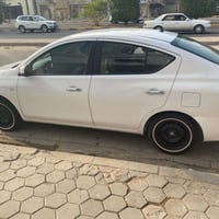صني • ٢٠١٩ • باب وراه مفتوحه