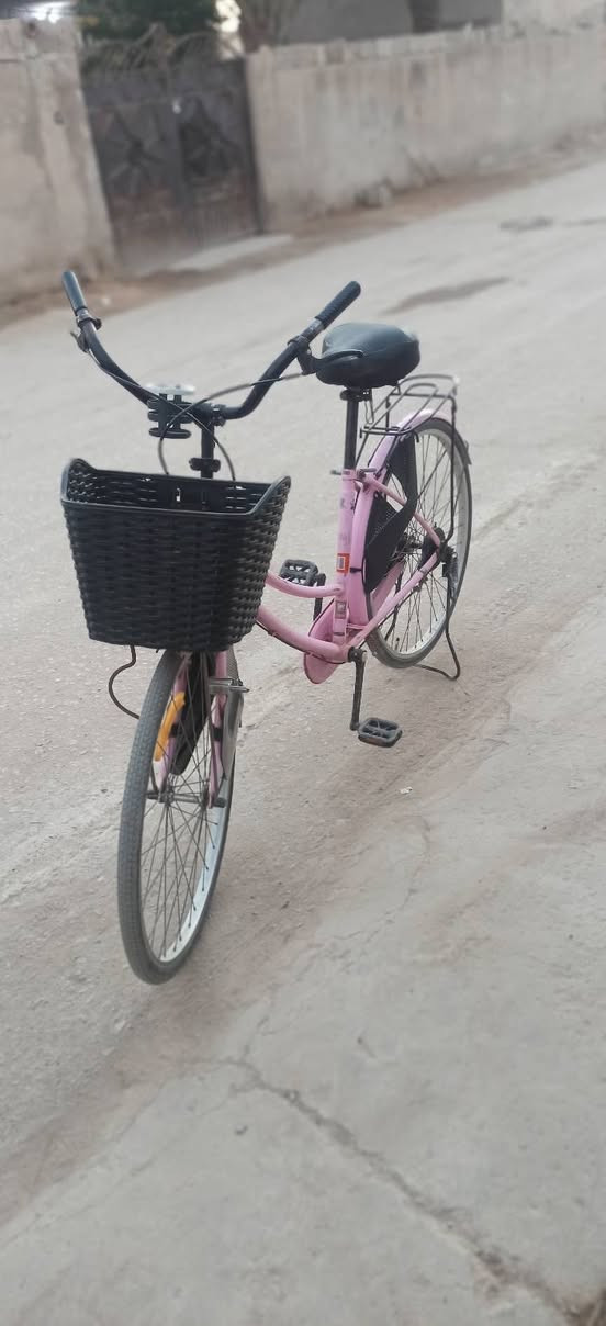 سلام عليكم ورحمه الله وبركاته بايسكل للبيع سعر ٨٥وبي مجال الاتصال على الرقم ***********
