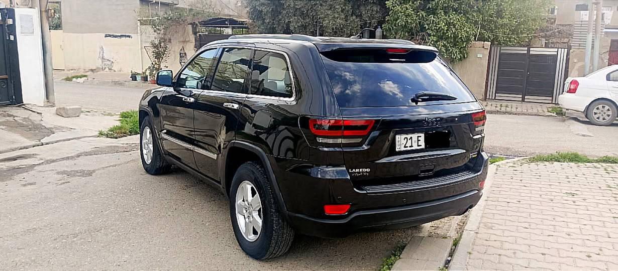 جيب لاريدوا موديل 2011 سيارة بدون صبغ وبدون تبديل فقط شبر تعديل بارد بل هلال جاملغ امامي ماشيه 150mi سنويه وهزة جديد وبأسمي كير محرك بدون عيب محرك 3600 سعرها 168 ومكاني كركوك


**إذا كنت صاحب هذا الإعلان وتريد حذفه لأي سبب، رجاءا أرسل رسالة إلى الدعم الفني**