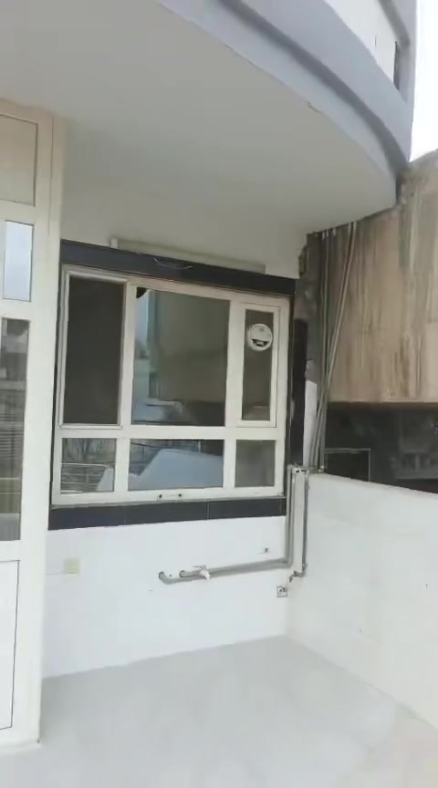 بيت لإيجار طابق ثاني بختياري غرفتين وصالة مطبخ وصحيات 350الف  واتساب ***********
