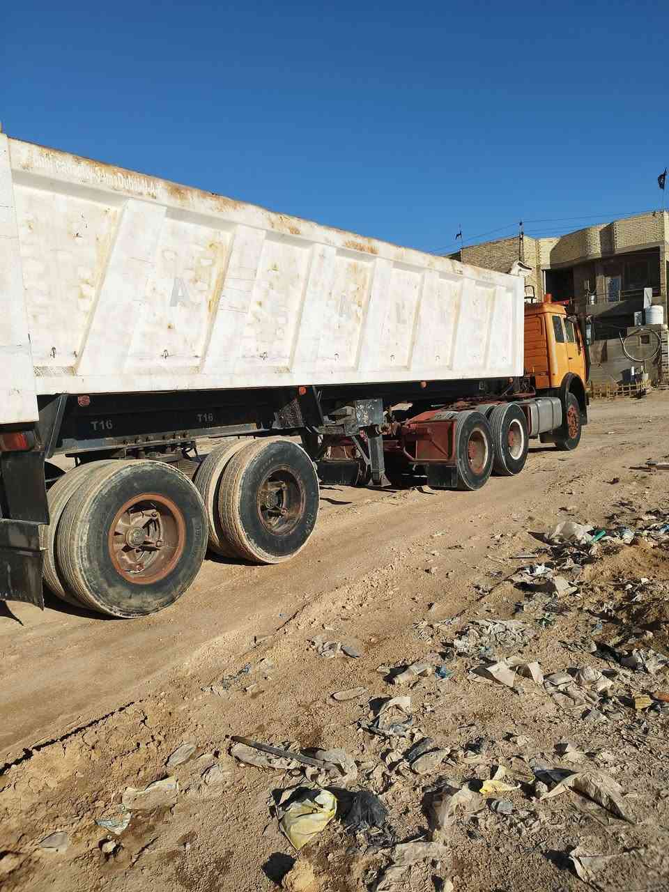 السلام عليكم سياره البيع راس وعربانه موديل 81مكينه 28لاتنقيص ولاتبخير كير 11 1مجموعه جيف  ***********
