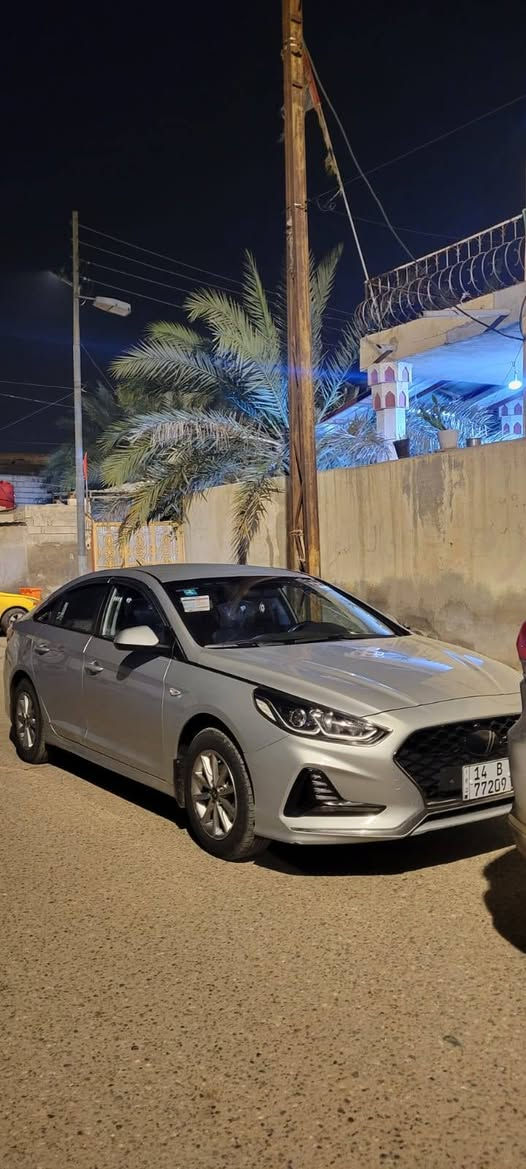 السلام عليكم
سوناتا 2023 
خط واحد غاز بلاد 
بيها صبغ من كوريا ٤ لو ٥ قطع 
مواصفات كما مبين بالصور 
سيارة بأسمنه مداور ثاني يوم 
السعر 150 وبيها مجال قليل 
مكلف بالنشر للاستفسار 
*********** متوفر وات ساب
