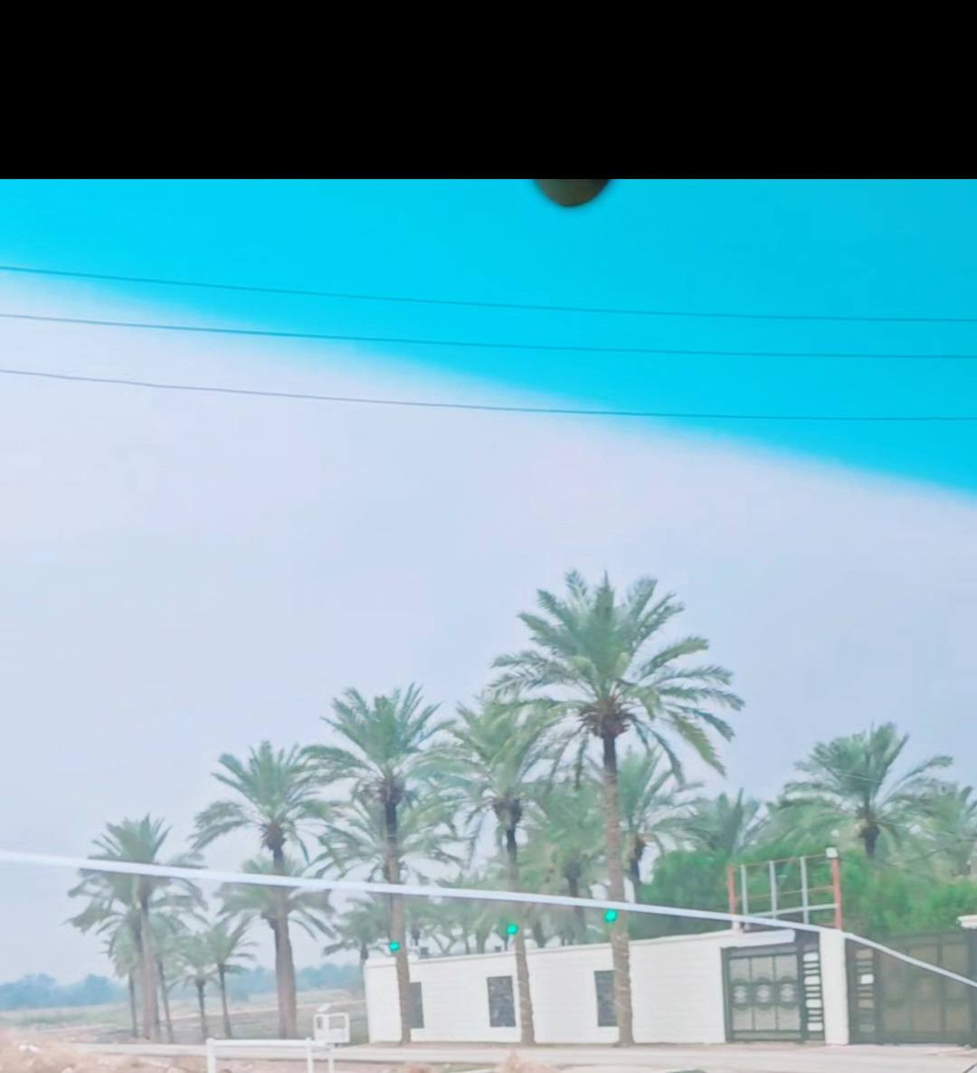 السلام عليكم دونم خلف الشعلة مقابل اثار عكركوف خلف المزرعة الموضحه بالصوره واجه 20 نزال 160 يرهم سكن اومزرعة للاستثمار تقريب 200 متر عن الشارع العام عقد 117 
سعر البيع 60 مليون يباع نصف دونم 30مليون
***********
