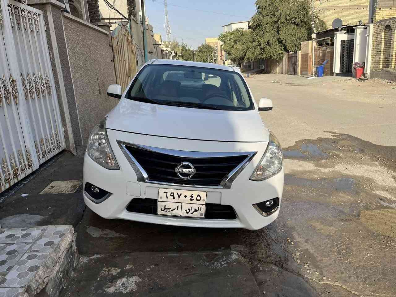 سلام عليكم نيسان سني هندي ام البليته الزركه موديل 2022 السعر 112 /*********** مكان السياره بغداد
