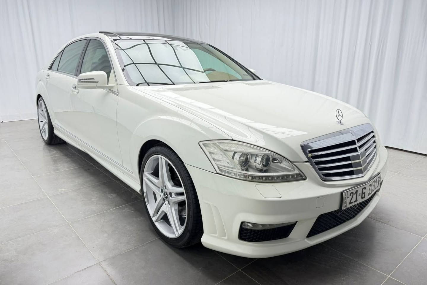 مارسیدس بێنز 2007 کامل کراوە 2013 
مواسەفات S 350 
132 هەزار کیلۆمەتر ڕۆیشتووە 
سەیارەکە کلین تایتڵ 
سندق شەفت 
کوشن سارد و گەرم 
برێک کارەبایی 
دوو بەسمەی شەریکەی لەگەڵ 
دەعامی بۆ دەعامی بەشەرت 
بێ بۆیاخ بێ سارد 
بەناوی خۆمەوەیە 

سـعـر : لە کۆمێنت داوابکە ڕاستەوخۆ بۆت دێت 📥 

گێر و مەکیەنەی بەشەرت 
هیچ کێشەیەکی تێدا نییە 

ژمارەی خاوەنەکەی 
***********

